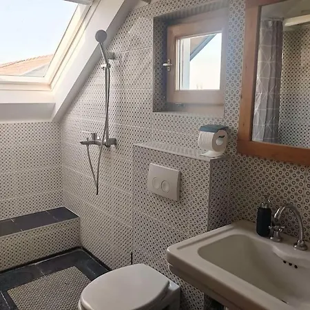 Vozdovac With A View Apartament *